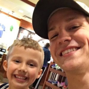 Meet your Posher, Eric